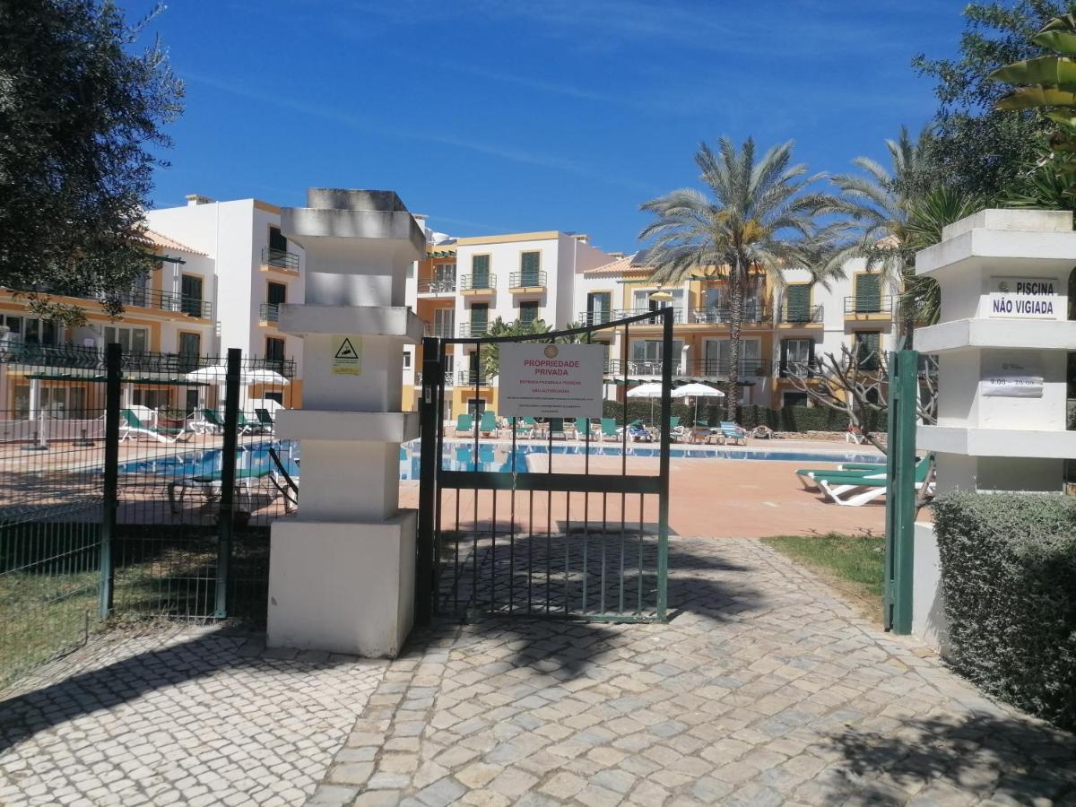 Apartamento 405 Em Urbanizacao Com Piscinas Apartment Тавира Екстериор снимка