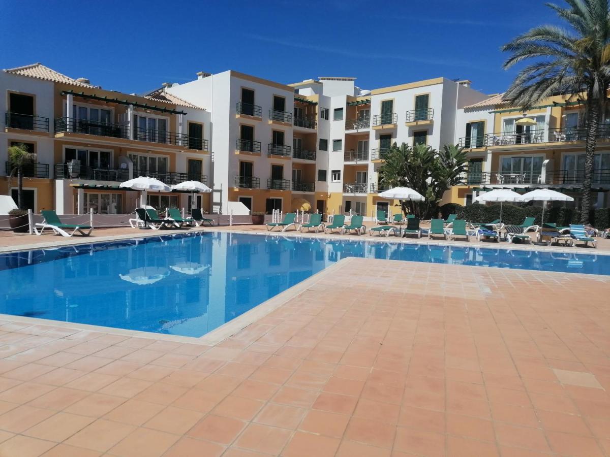Apartamento 405 Em Urbanizacao Com Piscinas Apartment Тавира Екстериор снимка